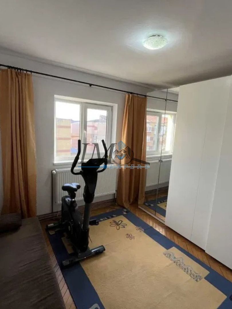 Apartament 3 camere decomandat zona Mercur - Poză 5
