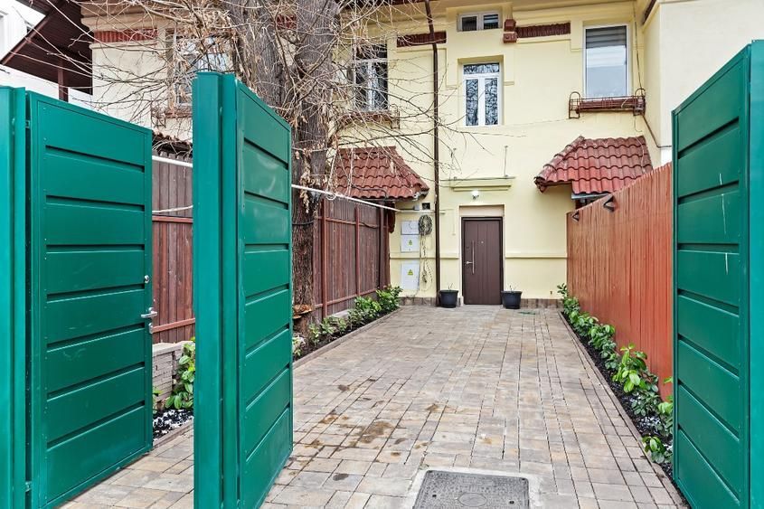Inchiriere apartament 3 camere in vila | Domenii | Intrare si curte proprie - Poză 13