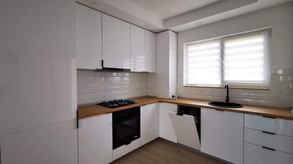 Vila 3 camere Cosmopolis - Poză 1