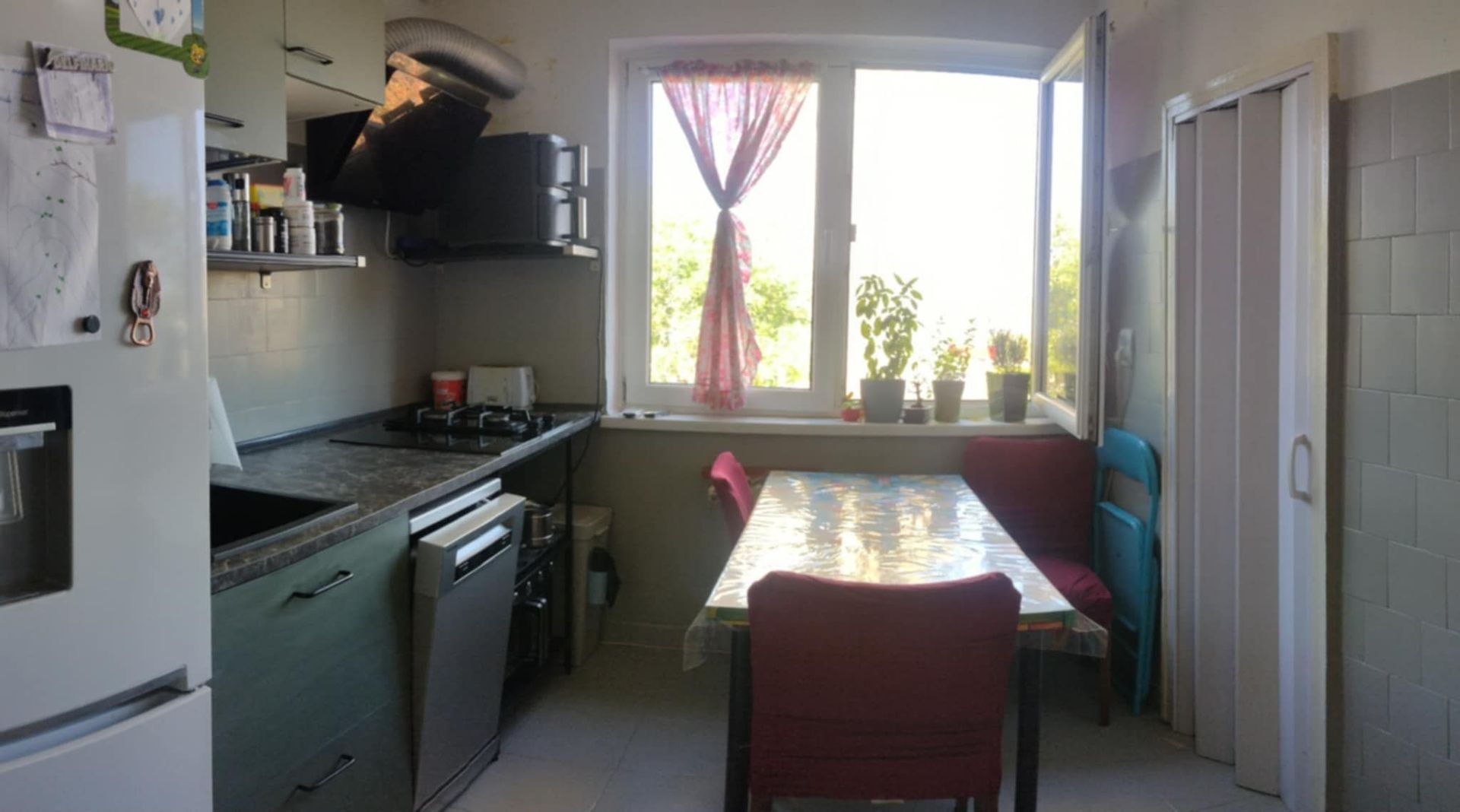 De vanzare apartament  4 camere- zona Giulesti, sector 6. - Poză 1