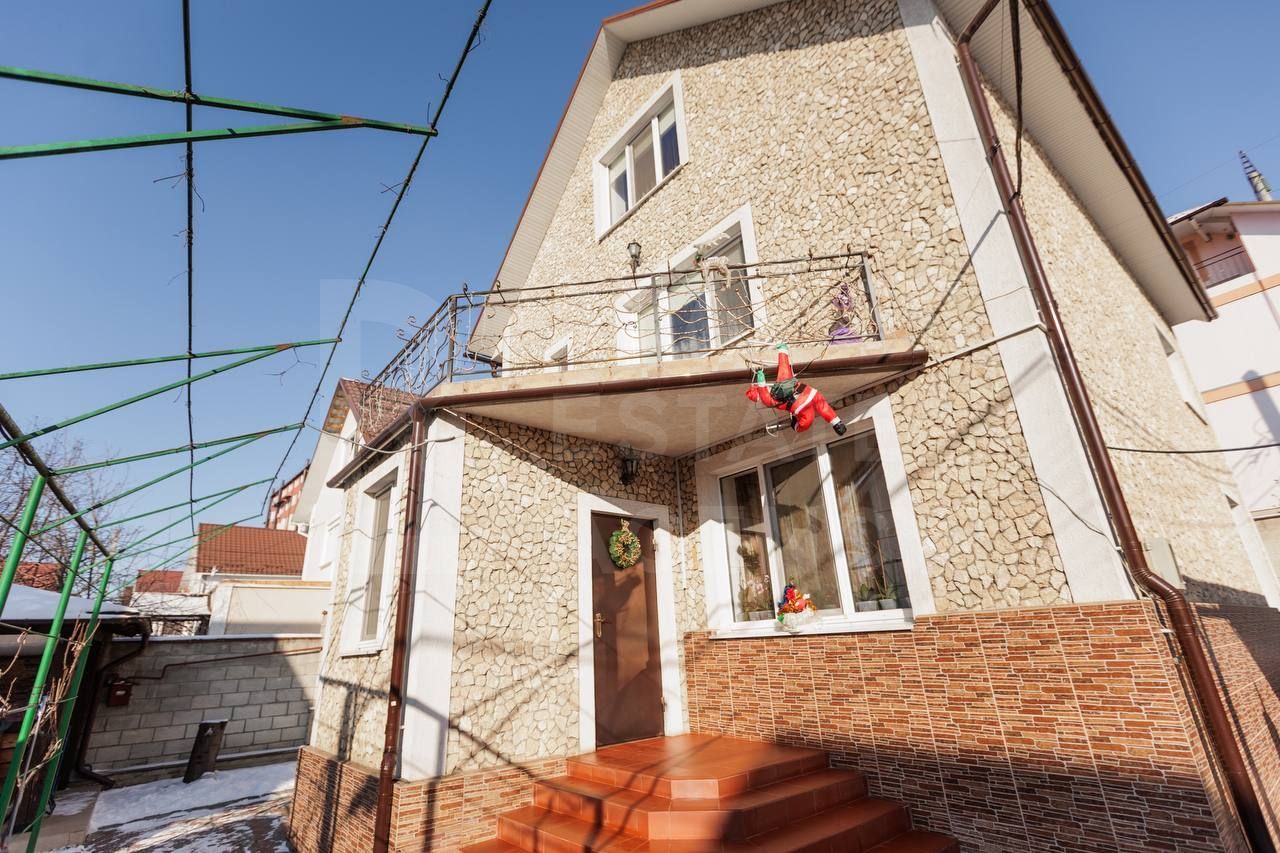 Vânzare, casă 4 camere, str-la Tudor Vladimirescu, Durlești - Poză 3