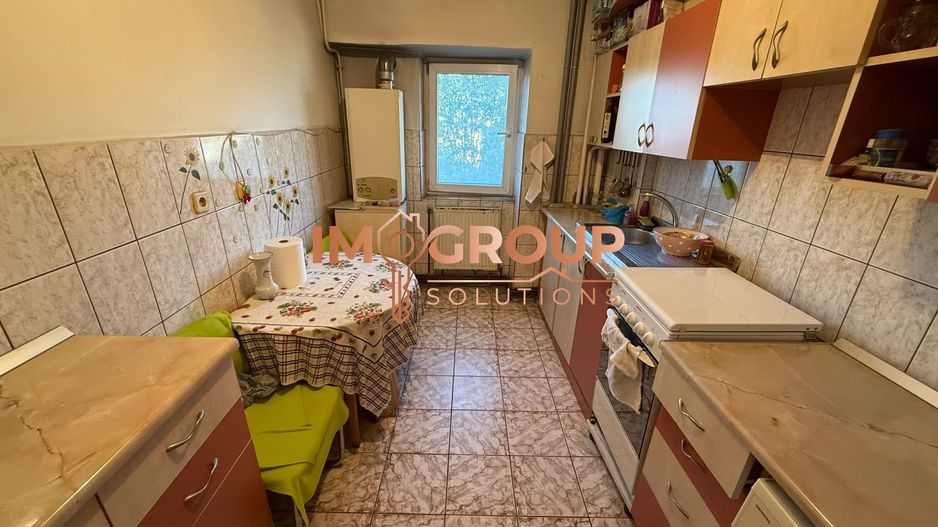 SOCOLA - BLOC 1980 - ETAJ INTERMEDIAR - APARTAMENT CU 3 CAMERE 2 BAI - Poză 6