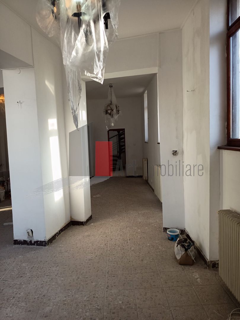 Vila  de inchiriat recent renovata - Poză 38