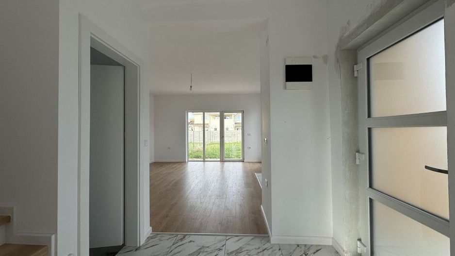 Duplex cu 4 camere si teren generos de 352 mp – Mosnita Noua - Poză 5
