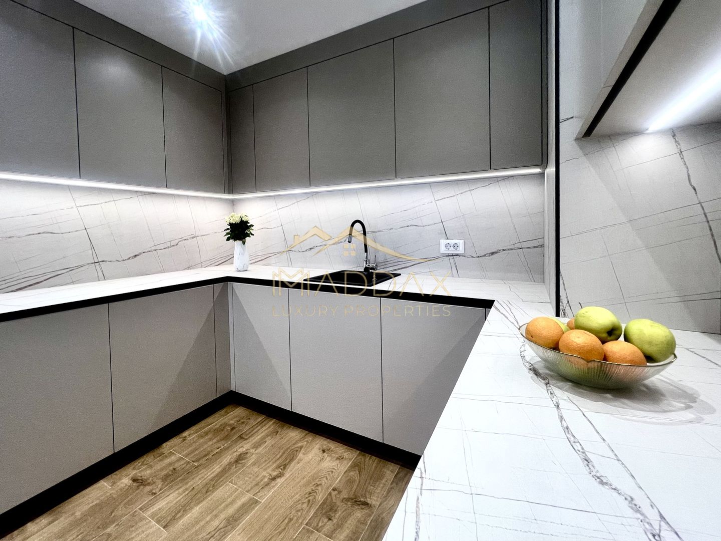 Apartament de Vanzare | 2 camere | Vedere spre lac - Poză 7