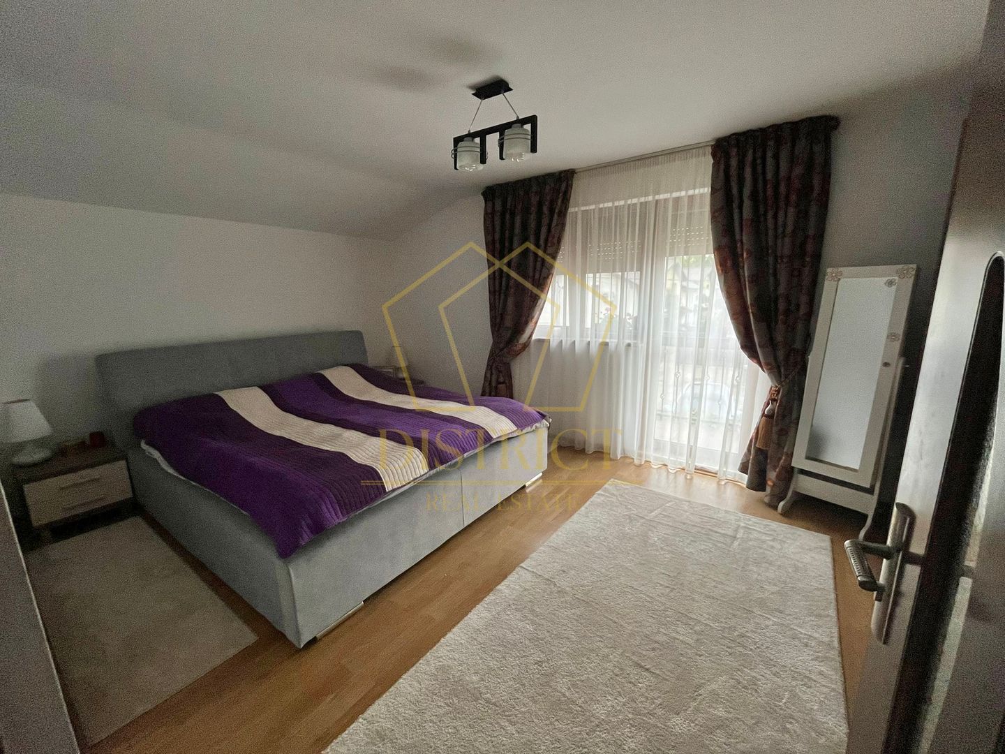 Duplex cu 4 camere si 2 bai complet mobilat si utilat in Giroc langa Zone 2. - Poză 8