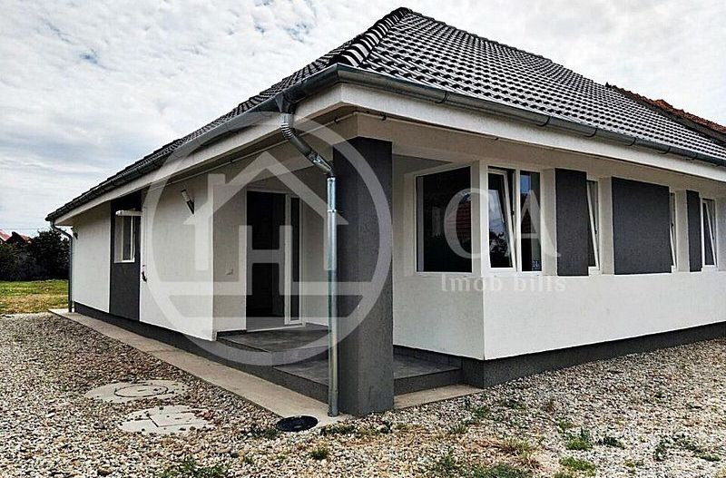 Casa de vanzare cu 4 camere in zona Matei Corvin, Oradea - Poză 1