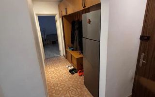 2 Cam ~ Etaj 1 ~ 51mp ~ Decomandat ~ metrou Raul Doamnei - Poză 4