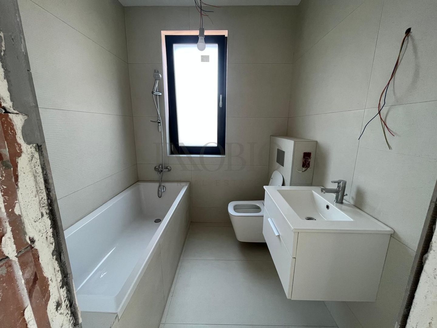 Vilă individuală modernă, P+1+M, cu curte generoasă  Tunari - Poză 22