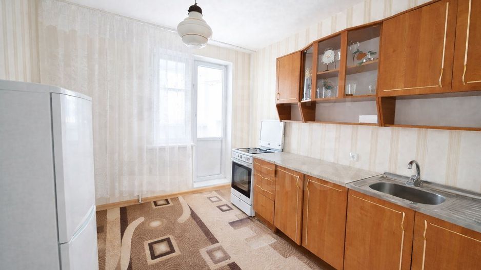 Chirie, apartament, 3 camere, str. Liviu Delianu, Buiucani - Poză 1
