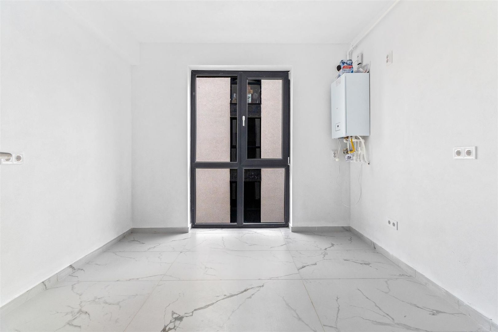 Apartament nou 3 camere si parcare Sanpetru Brasov - Poză 7