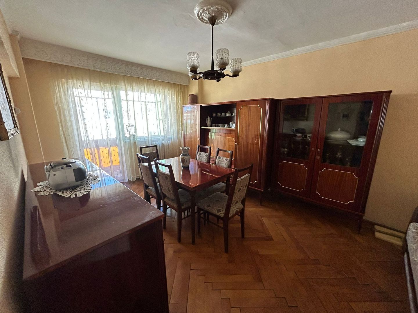 Apartament 3 camere, etaj 3 - zona Cetate - Poză 1