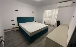 Etaj intermediar. Renovat. Mobilat si utilat - Poză 2