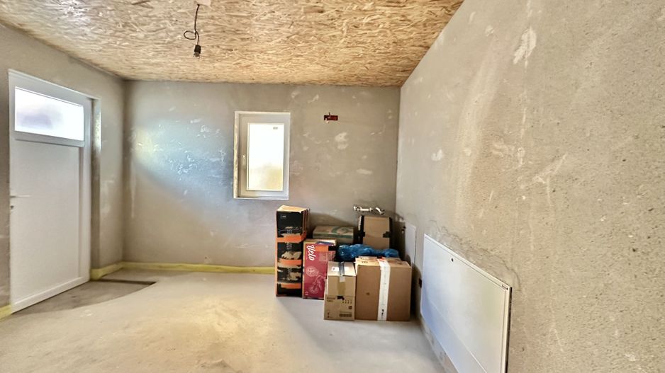 Casă individuală de vanzare  cu garaj și curte proprie – Hălchiu - Poză 10