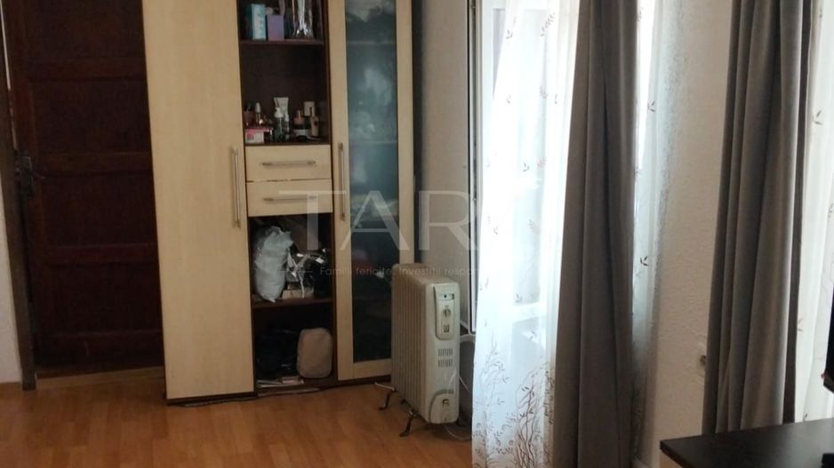 Casă în Piața Unirii – Curte, Parcare și Potențial de Mansardare - Poză 1