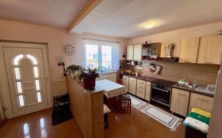 Casa duplex 100 mp utili, la intrare Sura Mare teren 1500 mp teren - Poză 4