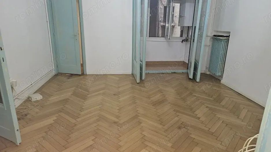 De vanzare Apartament 2 camere cu dosar de consolidare Piata Rosetti - Poză 2