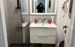 Apartament modern 3 camere 2 bai 64 mp utili si parcare zona Central - Poză 6