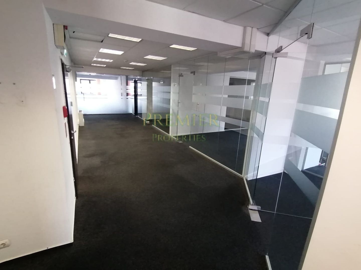 Birouri de inchiriat Polona disponibil  de la 167mp pana la 667. Auto Isu - Poză 1