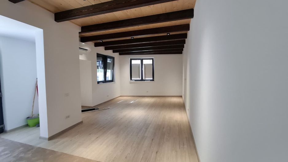 Apartament 4 Camere  in Vila , Centrala , Parcare , Totul Nou L352 - Poză 3
