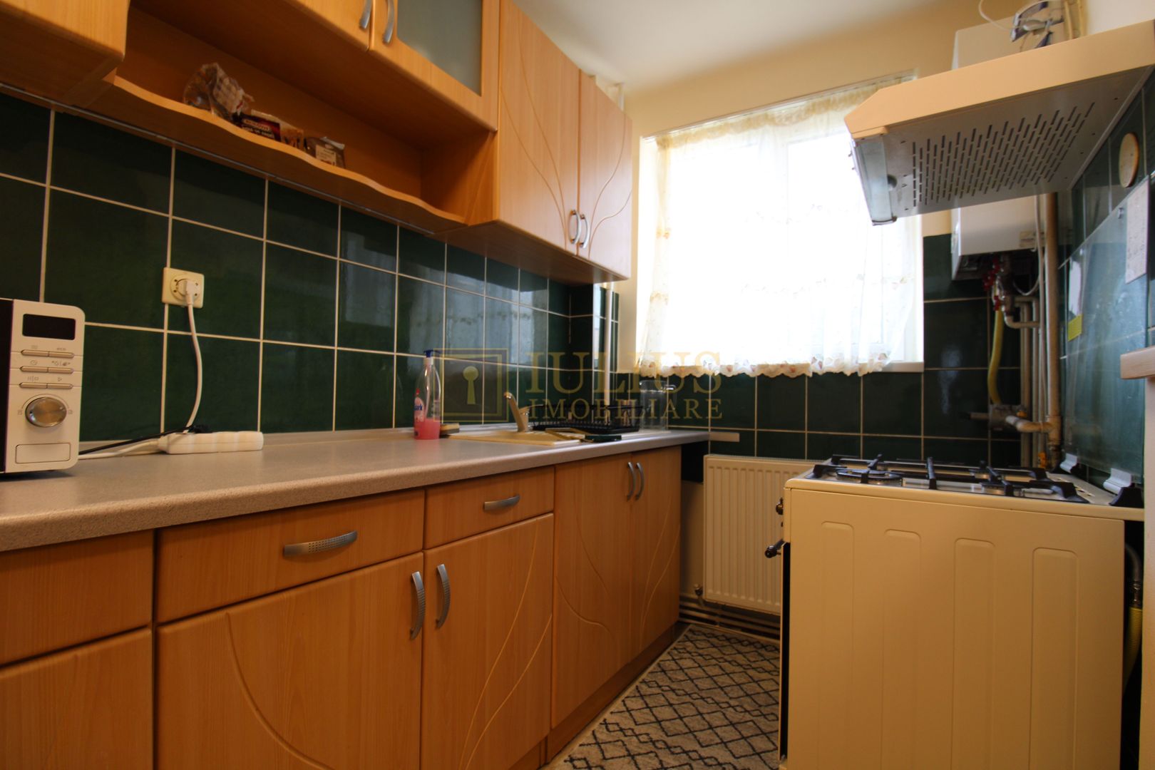 Piata 700, 2 camere, centrala proprie - Poză 4