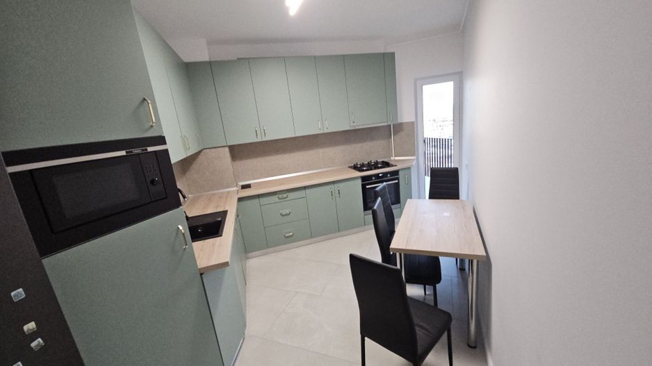 Apartament 3 camere de inchiriat - Poză 1