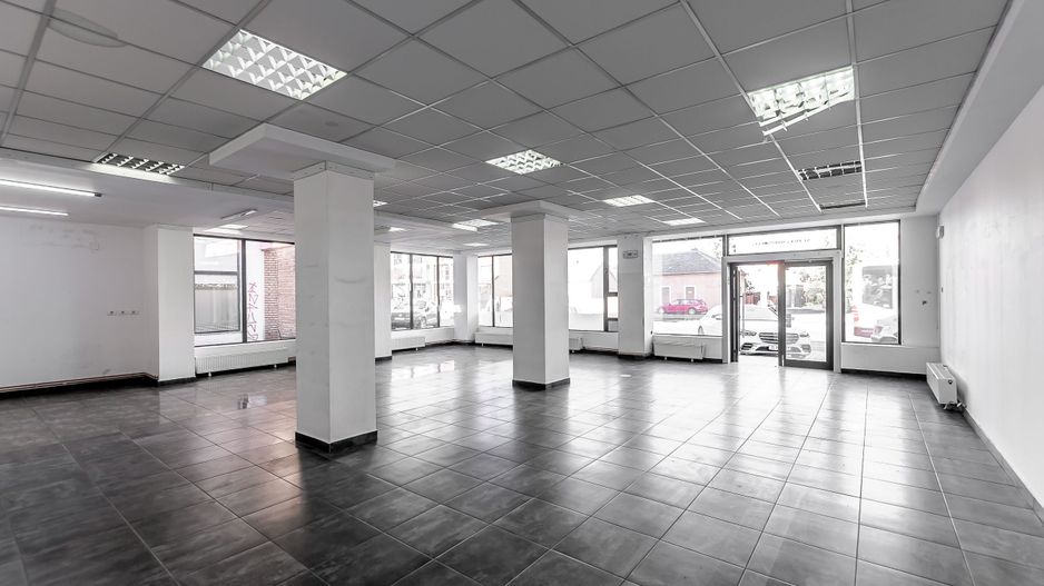 Spațiu comercial cu vitrină de 20 m, Micalaca Arad. - Poză 4