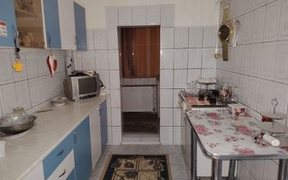 De vanzare apartament 3 camere - Poză 4