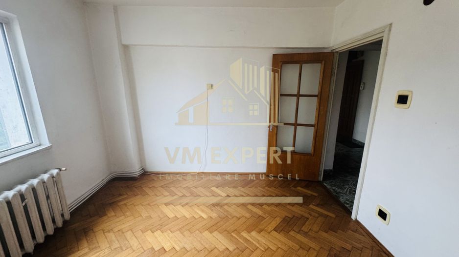 APARTAMENT 3 CAMERE ETAJ 3 CENTRU CAMPULUNG - Poză 3