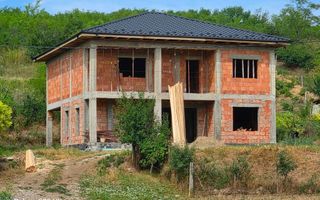 Casă de vânzare cu teren de 1200 mp în Horlești, zona Roșu - Poză 2