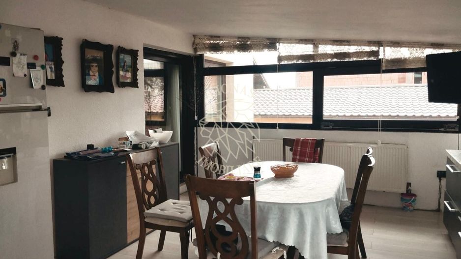 Casa 5 camere 325 mp con.-teren 600-garaj-Zona OK Shopping Center - Poză 3