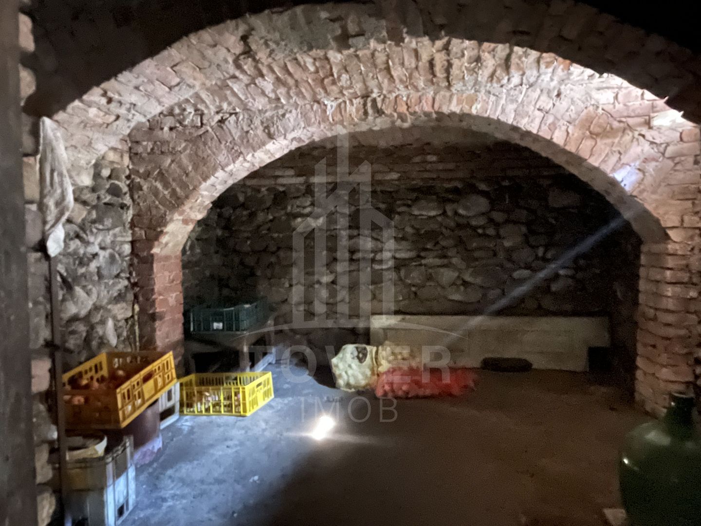 Casă individuală | 2 corpuri | Șură și anexe | teren 1460 mp – Porumbacu De Jos - Poză 16