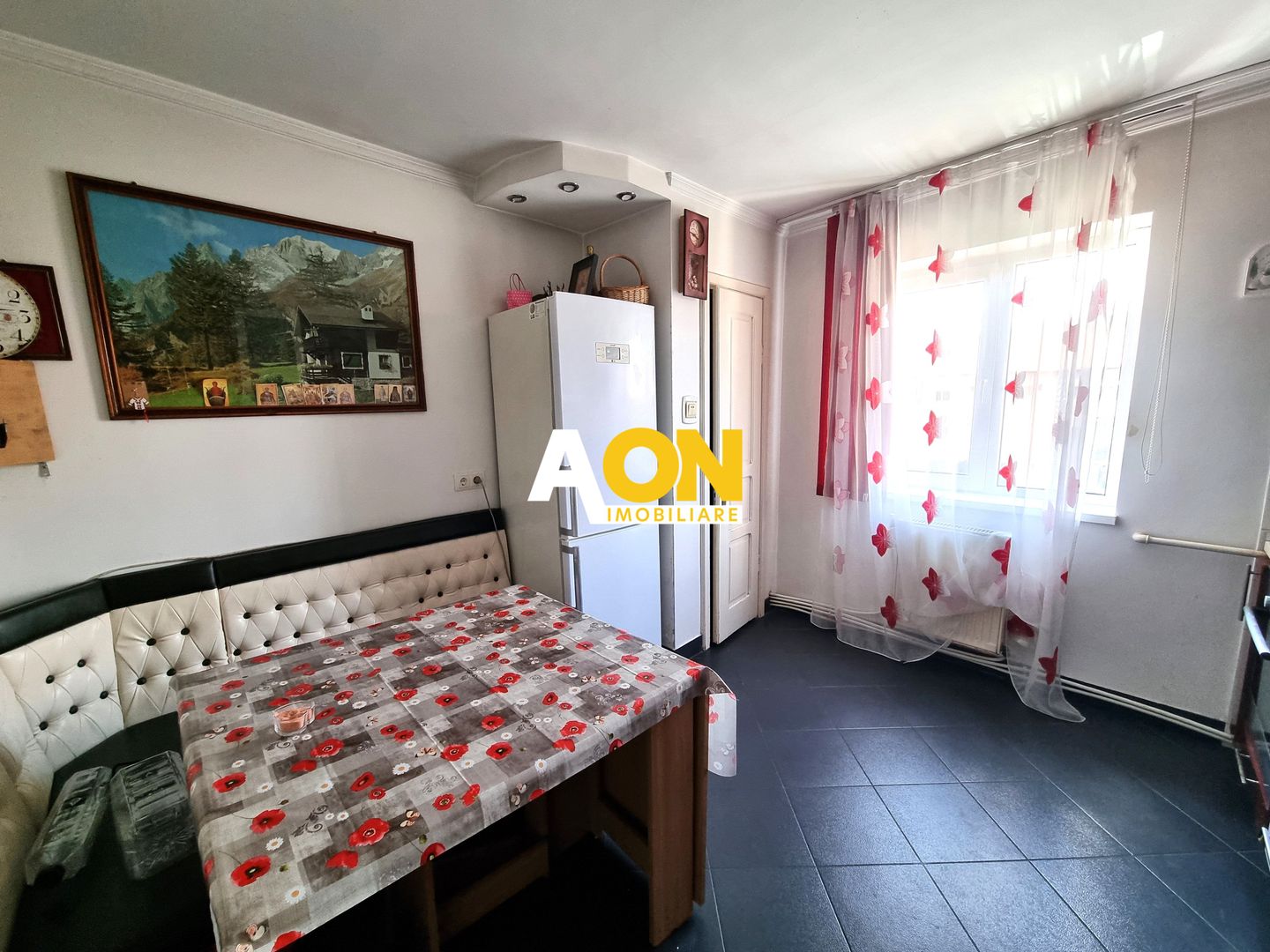 De inchiriat apartament 3 camere, zona Piata, Cetate - Poză 6