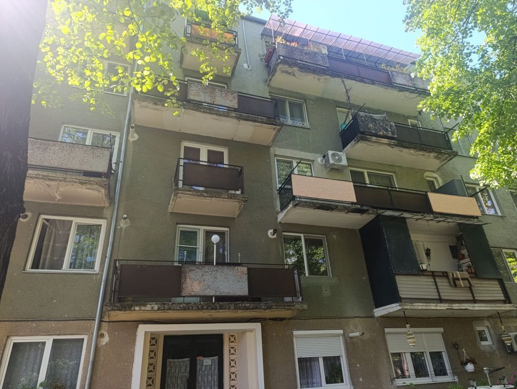 BRASADAS vinde ap 2 cam etaj 3/4 - Poză 1