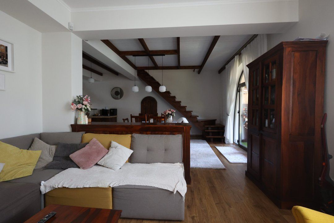 Casa 4 camere, de vanzare 138 mp utili - Poză 5