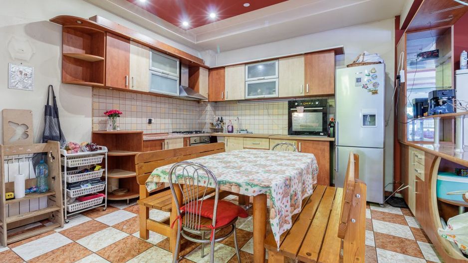 Casa cu curte | Cladire pentru activitati comerciale si servicii - Poză 14