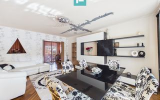 Casa cu potential multiplu in Curtici - Poză 6