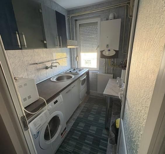 Inchiriez apartament in Micro 19, 2 camere semidecomandat - Poză 6