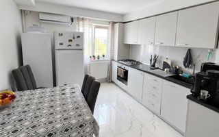 Apartament 2 camere, Cetate, zona piata, et.3, renovat - Poză 2