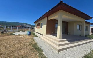 Casă individuală de vânzare în zona Micești - Alba Iulia, 4 camere - Poză 2