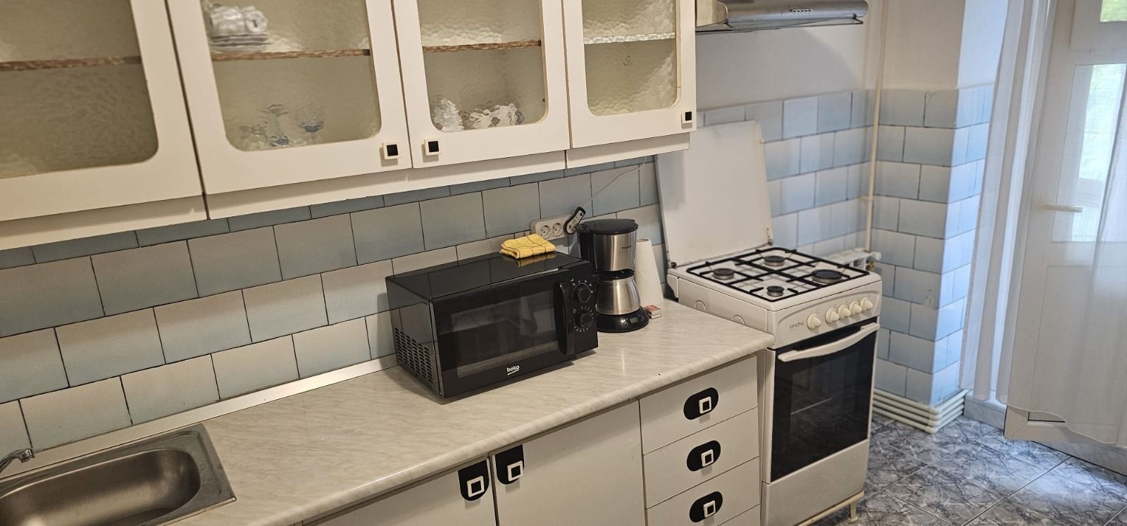 De inchiriat apartament cu 2 camere, etaj 4/4 Piata Centrala, 360 euro - Poză 15