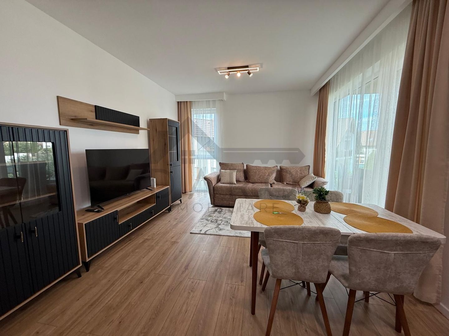 Inchiriez apartament cu 2 camere , bloc nou - Poză 10