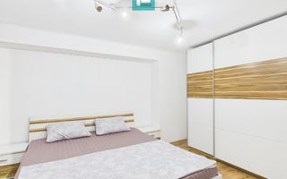Apartament două camere Bulevardul Revoluției - Poză 2