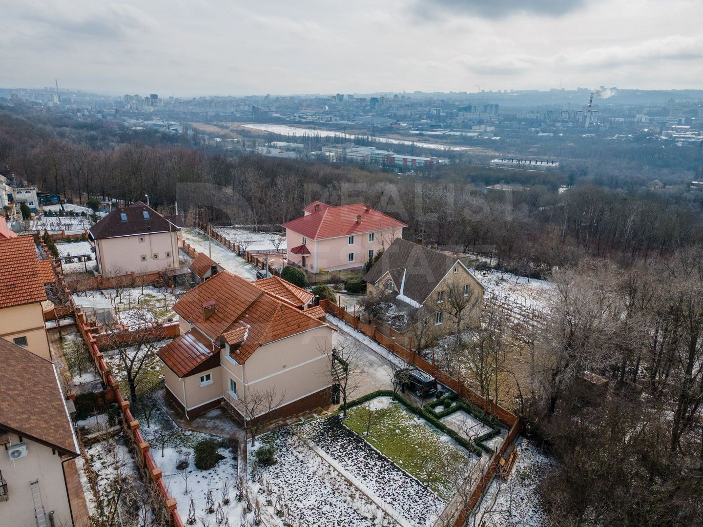 Vânzare, casă, 3 nivele, 200 mp + 10 ari, str. Gura Văii, Rîșcani - Poză 39