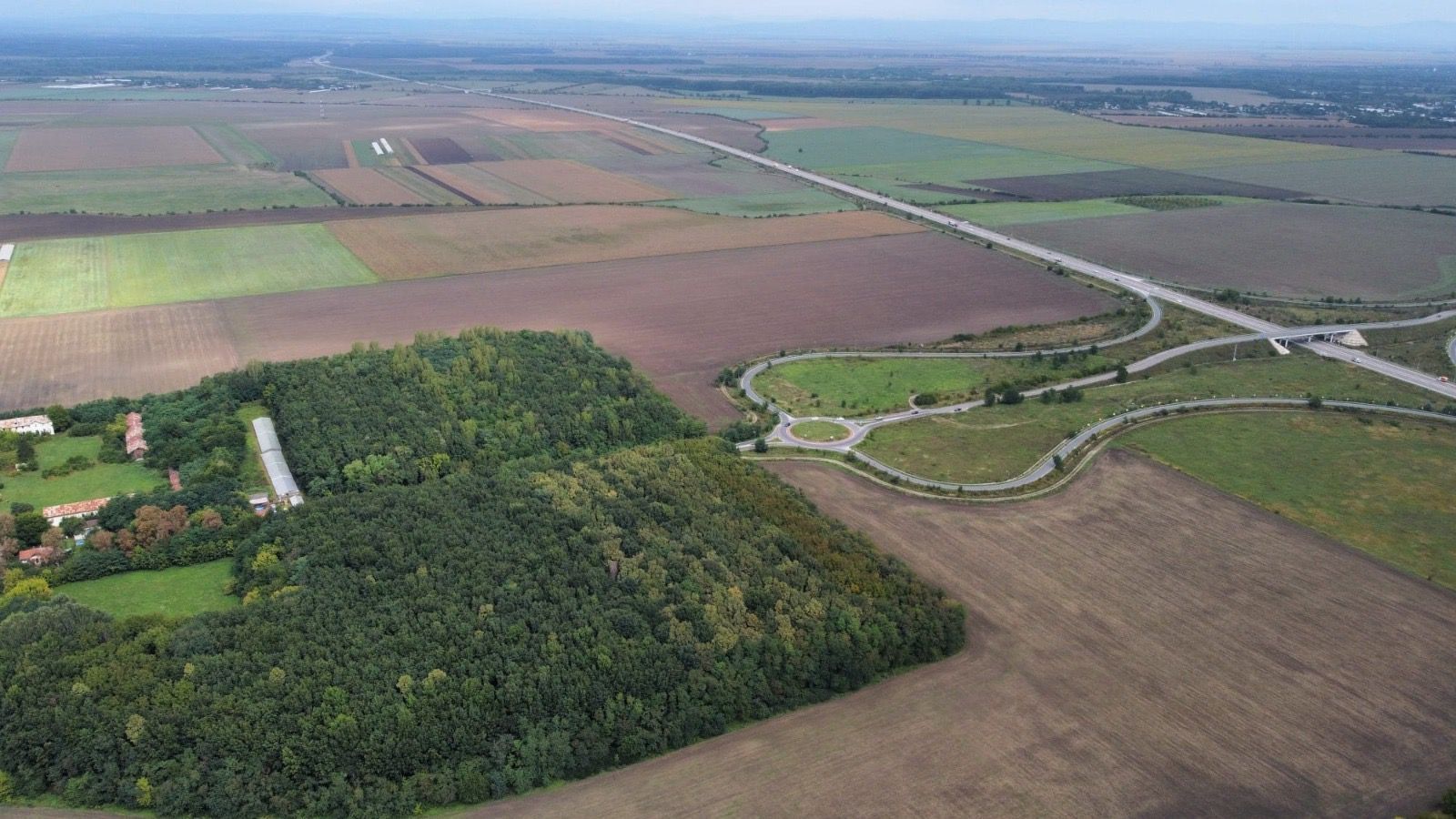 27 ha Teren intravilan pe A3 cu destinatie centru logistic - Poză 1