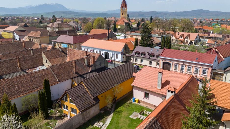 Casă Săsească Autentică cu Șură Impresionantă în Cristian – Teren 2729mp - Poză 38