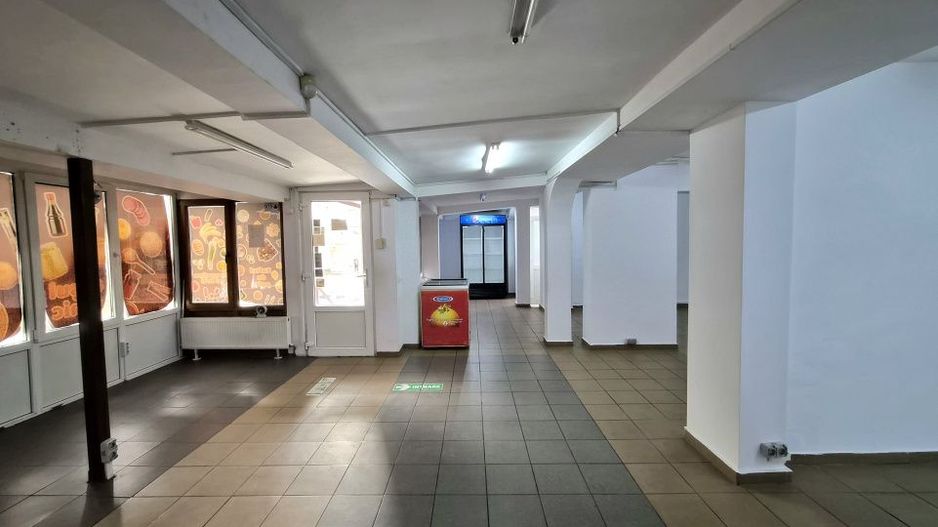 Spațiu comercial de închiriat- lângă spitalul Municipal Curtea de Argeș - Poză 8