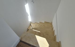 Otopeni str 23 August! Vila 5 camere la calcan pret fara concurenta! - Poză 8