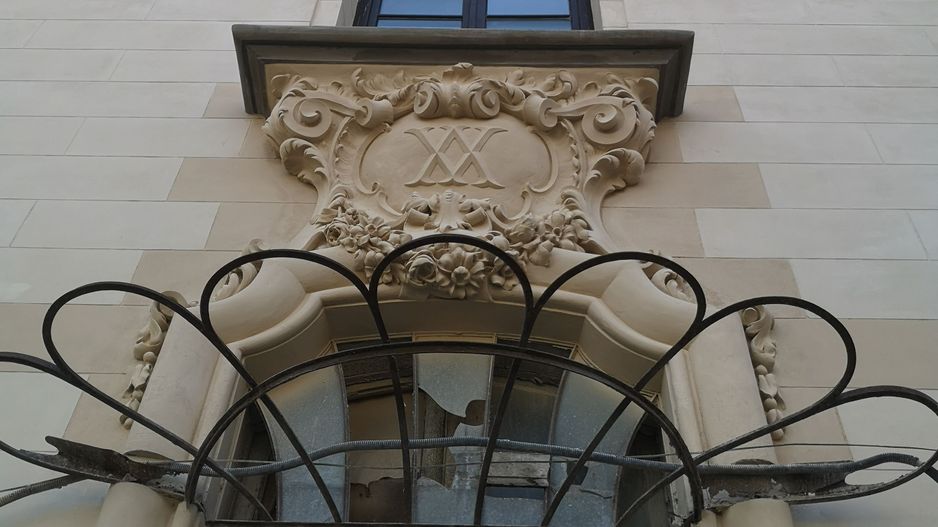 O BIJUTERIE ARHITECTURALA IN CENTRUL BUCURESTIULUI - Poză 5