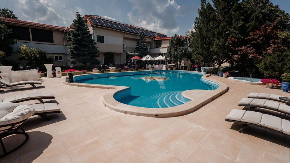 Resedinta premium| Teren de tenis | Piscină încălzită | Infrastructură completă! - Poză 5